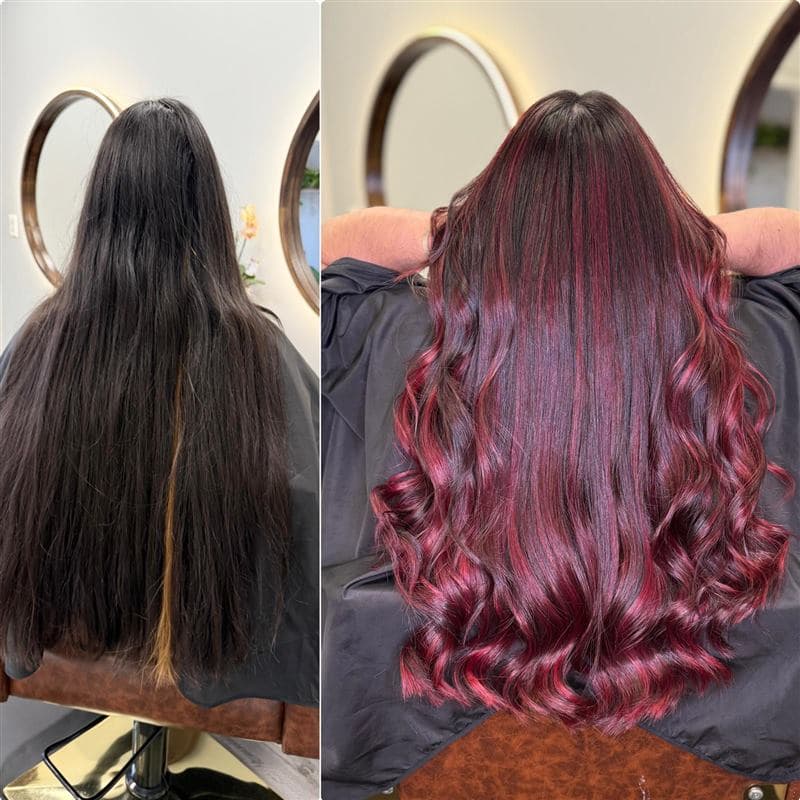 Comparación antes y después: de castaño apagado a rojo vibrante con ondas